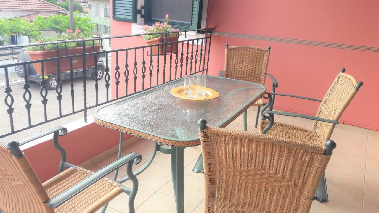 Giannos Apartments Agia Efimia Bagian luar foto