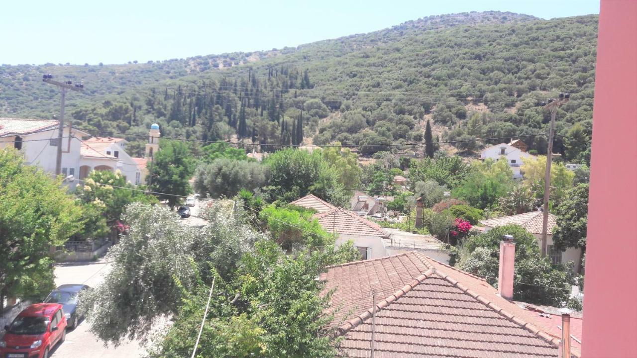 Giannos Apartments Agia Efimia Bagian luar foto